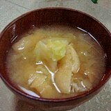 春キャベツと油揚げの♪お味噌汁